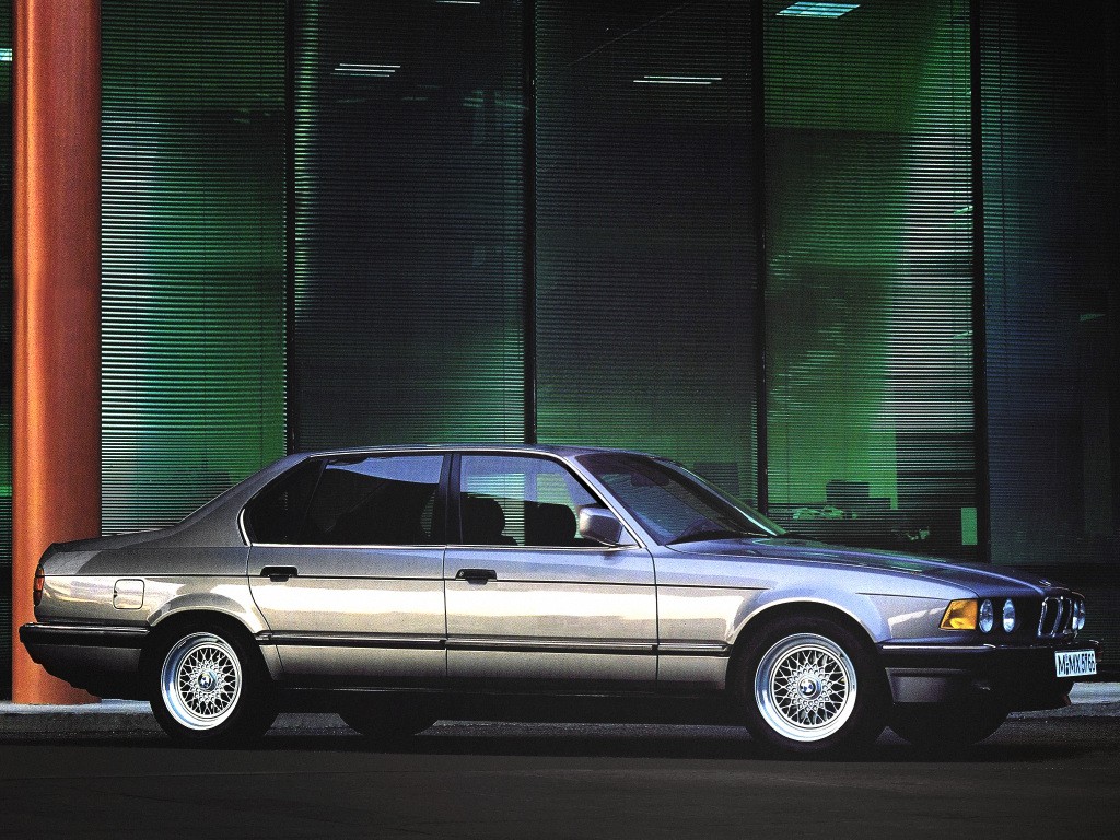 BMW-7-Series--E32--779_41.jpg