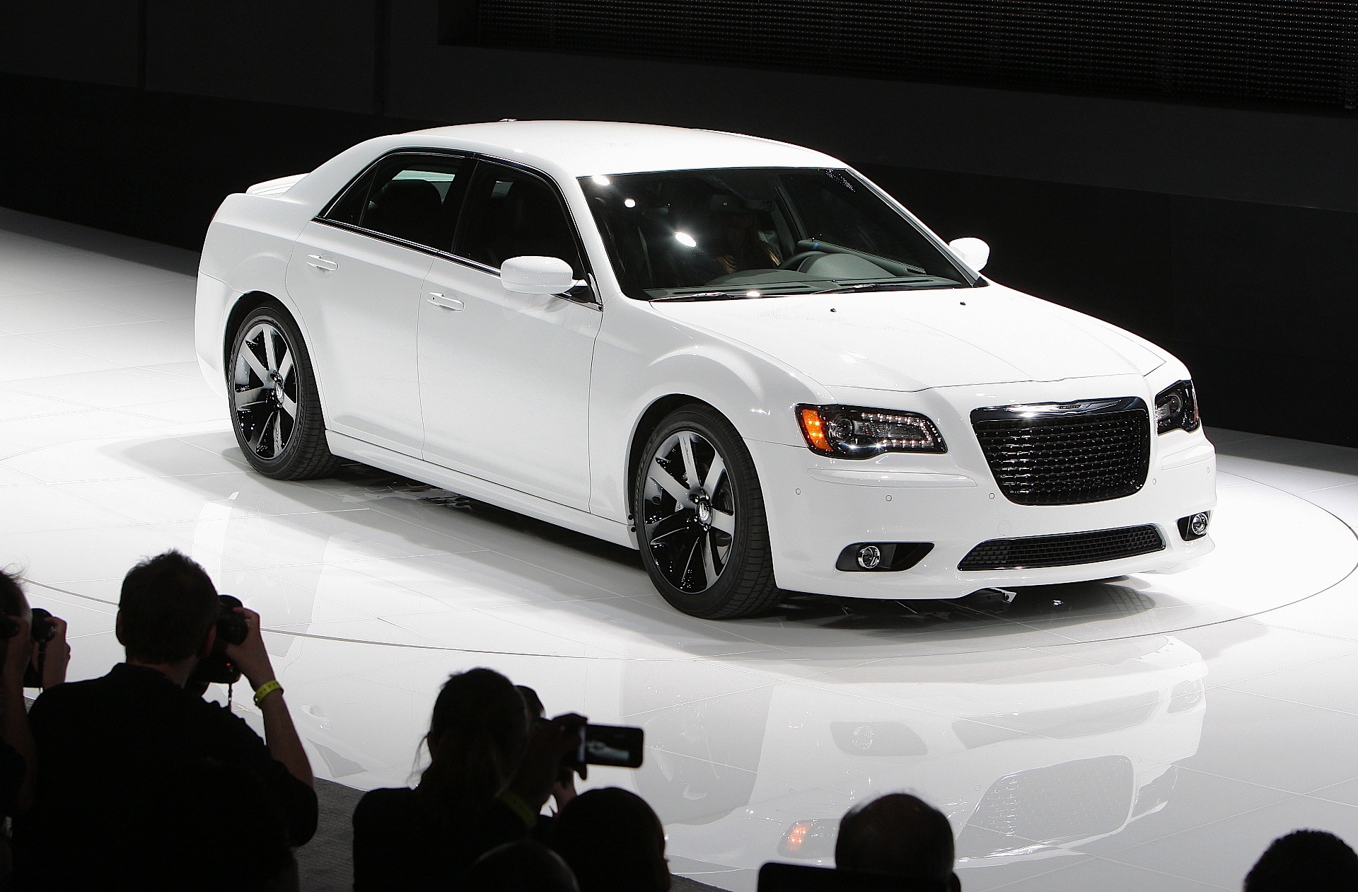 Chrysler 300c specifications weight #5