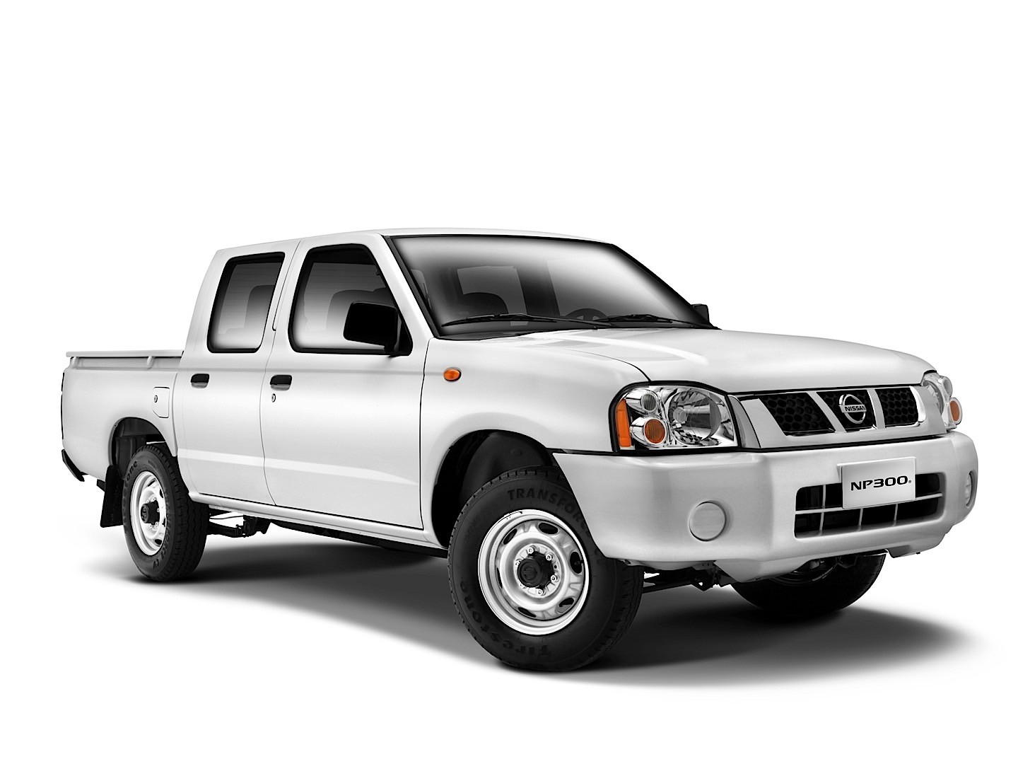 Nissan np300 pickup double cab #3