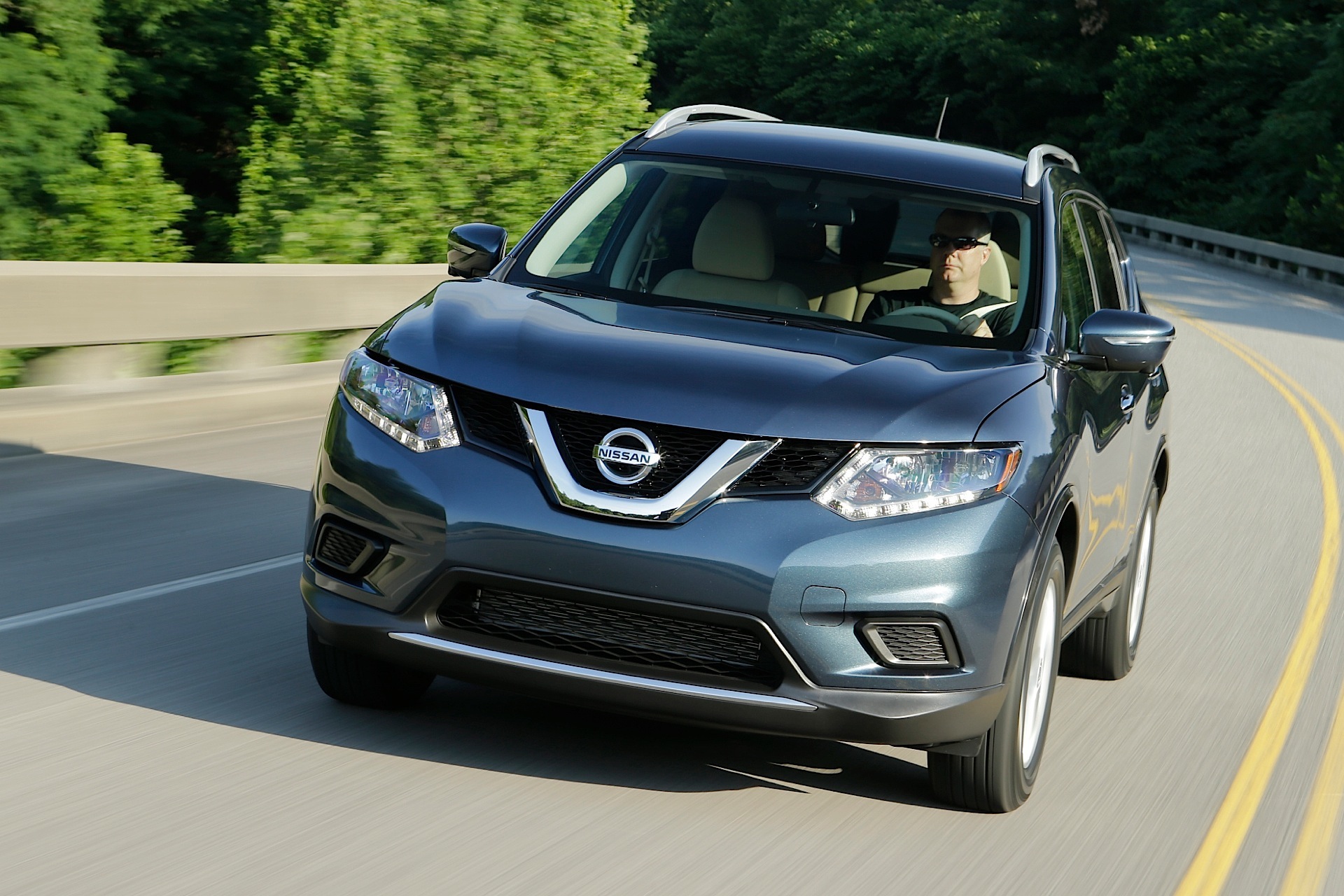 Weight of nissan rogue 2014