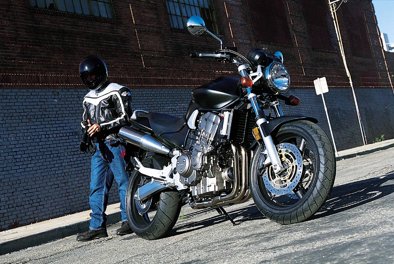 Honda CB 900 F Hornet 900 cm³ 2003 - Tuusula - Motorcycle 