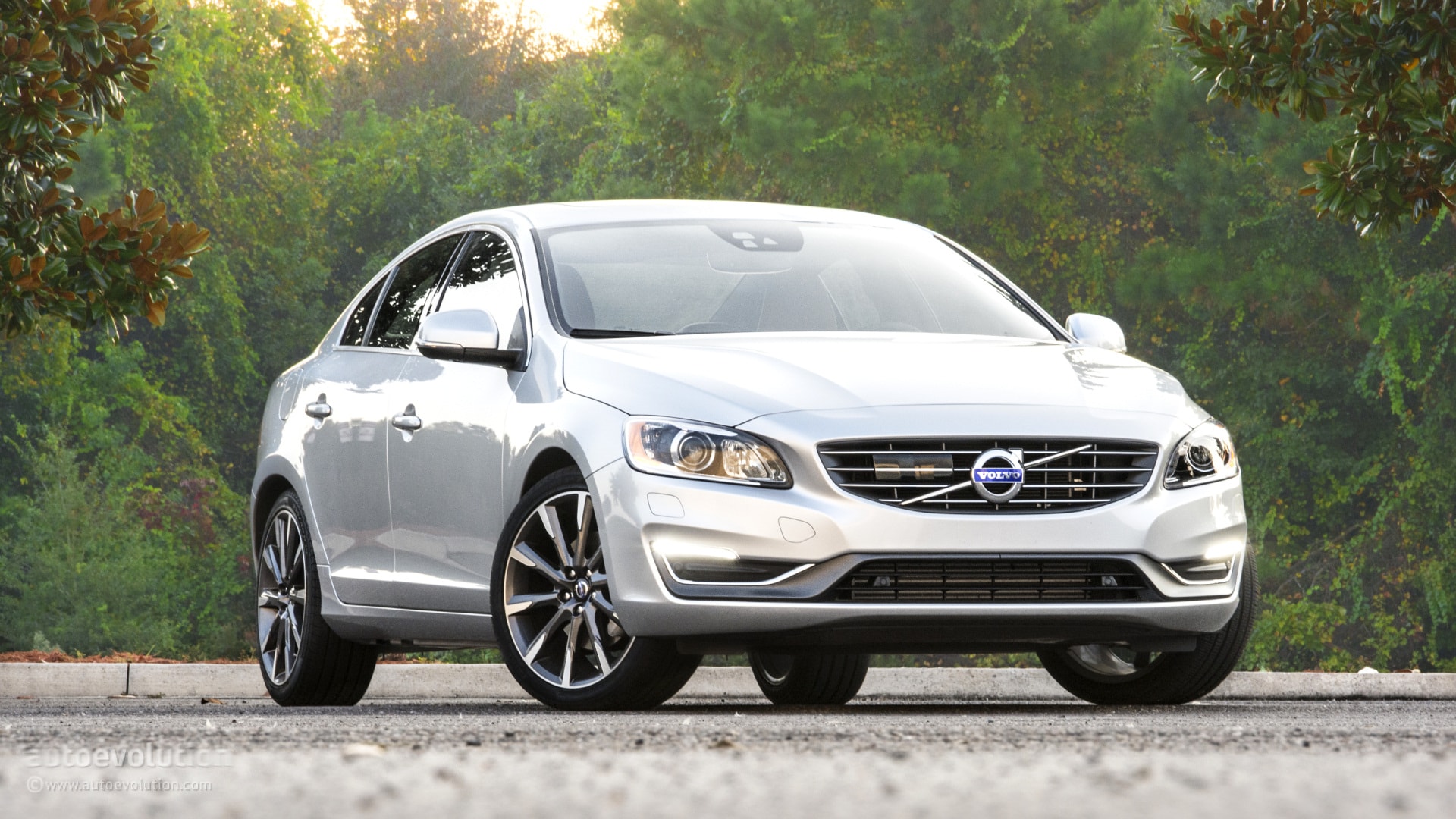 2015 Volvo S60 T5 and T6 DriveE Tested autoevolution