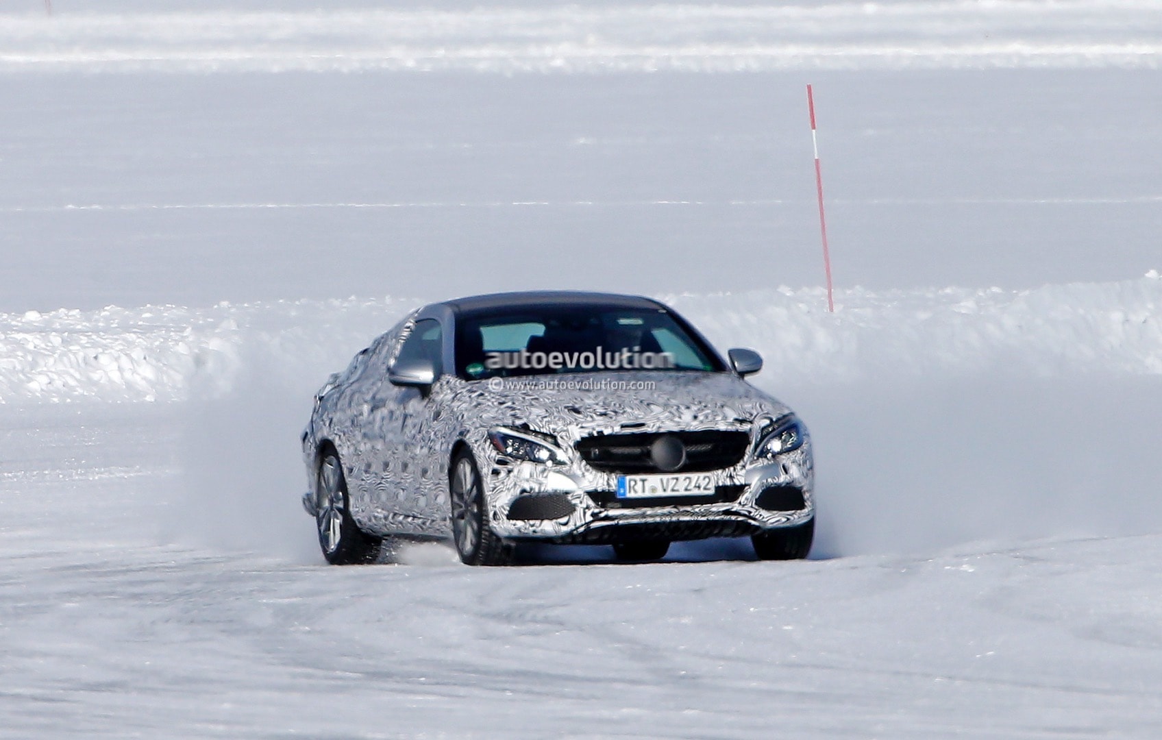 How to drive a mercedes c class in the snow