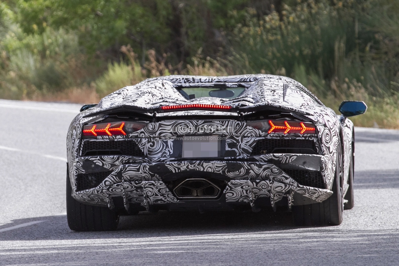 2017 Lamborghini Aventador Roadster Facelift Spied, Has SV ...