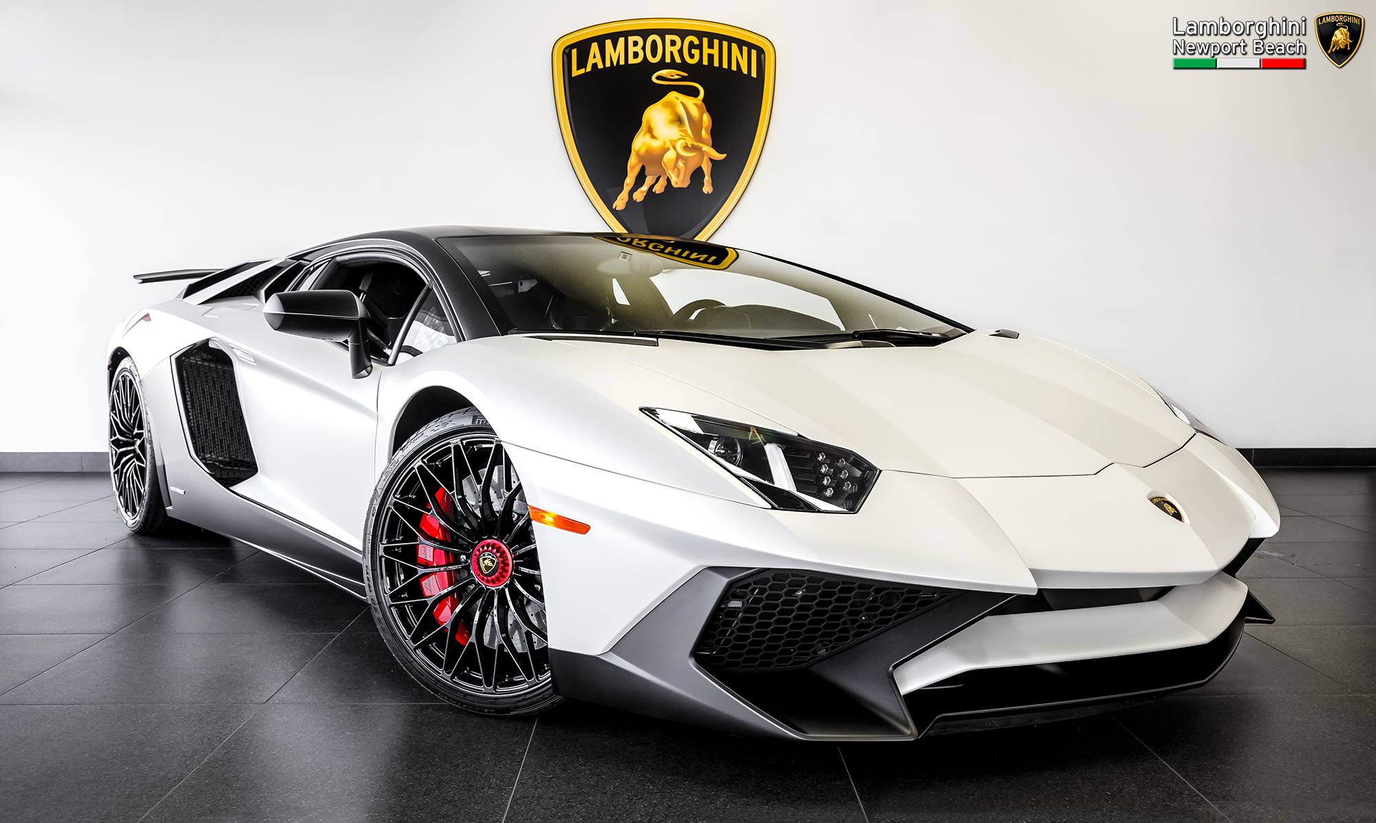 "Ad Personam" Lamborghini Aventador SV Has Matte Carbon ...