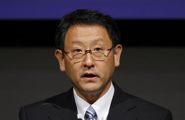 As announced since yesterday, Toyota&#39;s CEO <b>Akio Toyoda</b> traveled to China to <b>...</b> - akio-toyoda-apologizes-to-china-17445_1