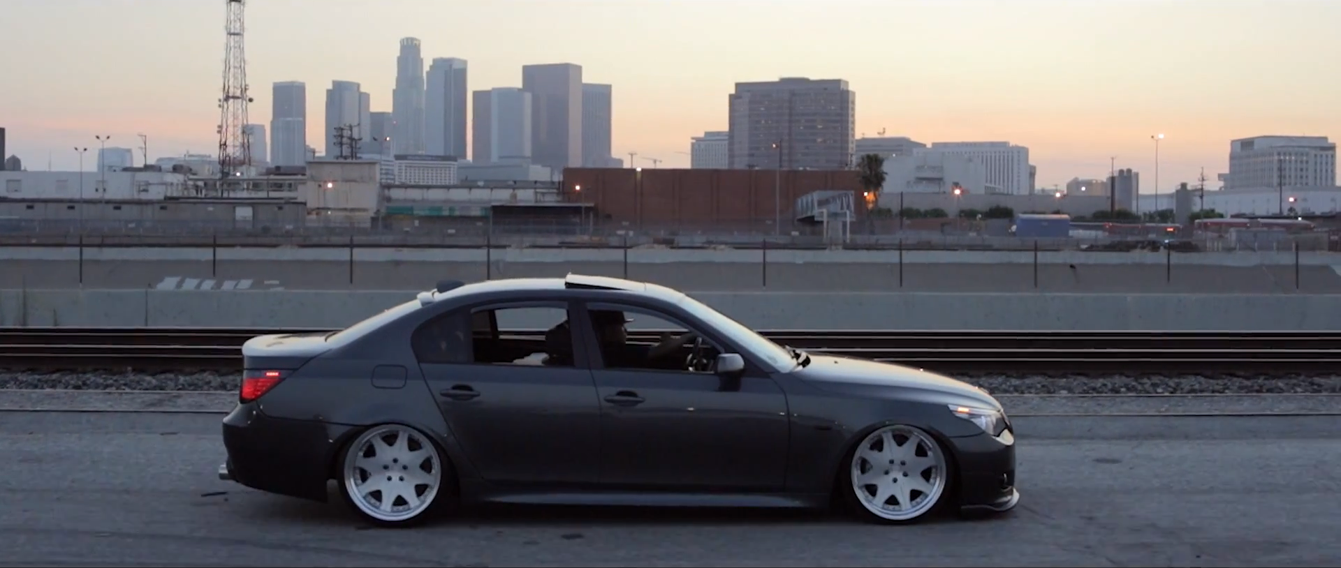 bagged-bmw-e60-528i-tears-the-streets-of-la-video-64983_1.png