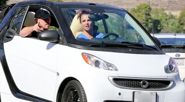britney-spears-takes-her-boyfriend-for-a