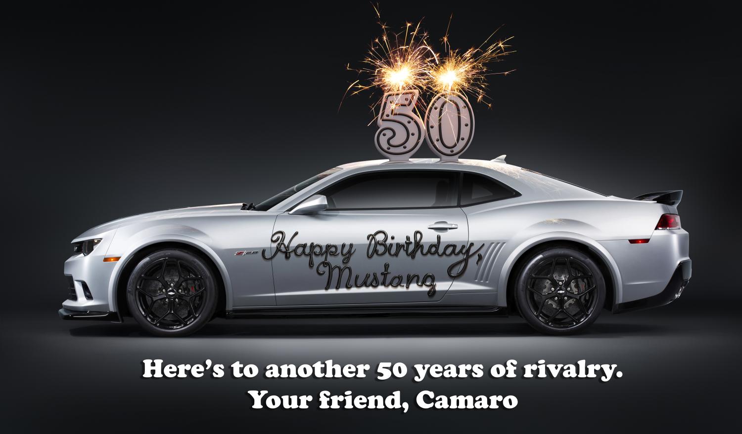 Camaro Kirimkan Kartu Ucapan Ulang Tahun Yang Unik Untuk Mustang