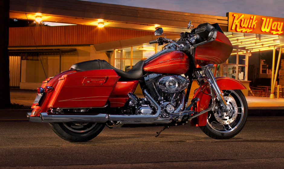2013 Harley-Davidson Road Glide Custom, the Huge Touring Machine