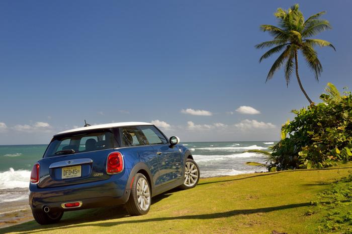 2013 - [Mini] Mini IV [F56] - Page 3 2014-mini-cooper-reviewed-for-the-first-time-by-auto-express_1