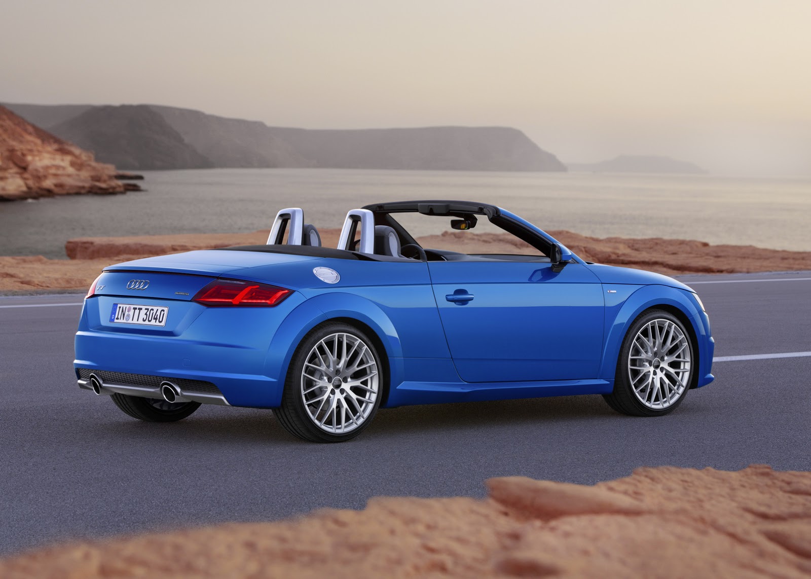 2015-audi-tt-and-tts-roadster-revealed-convertible-in-10-seconds-photo-gallery_7