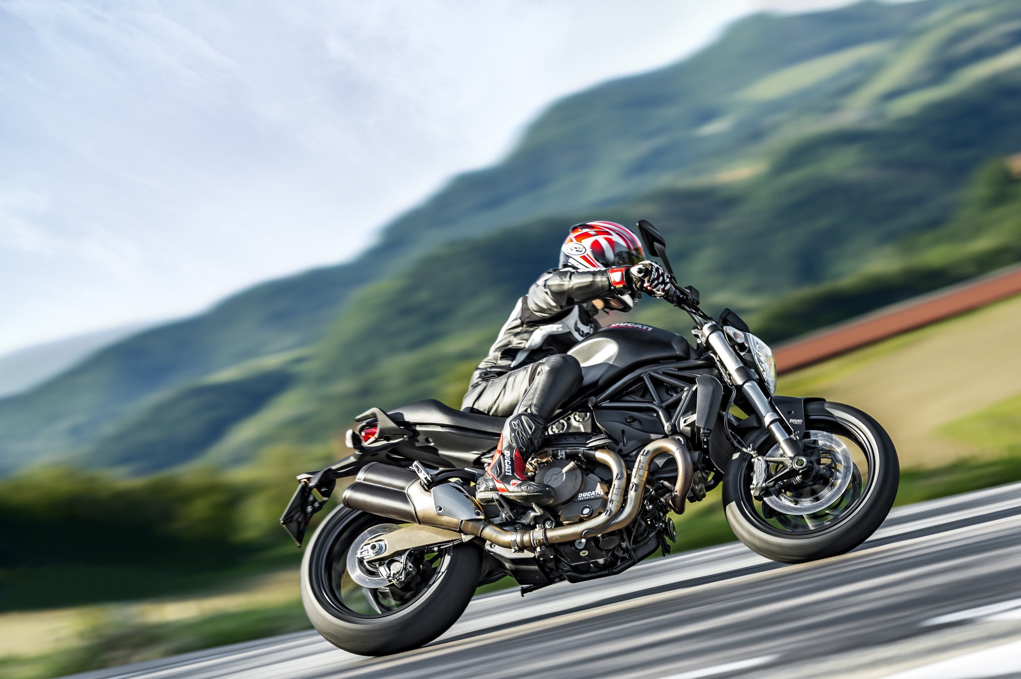 2015 Ducati Monster 821 Huge Pic Collection  autoevolution