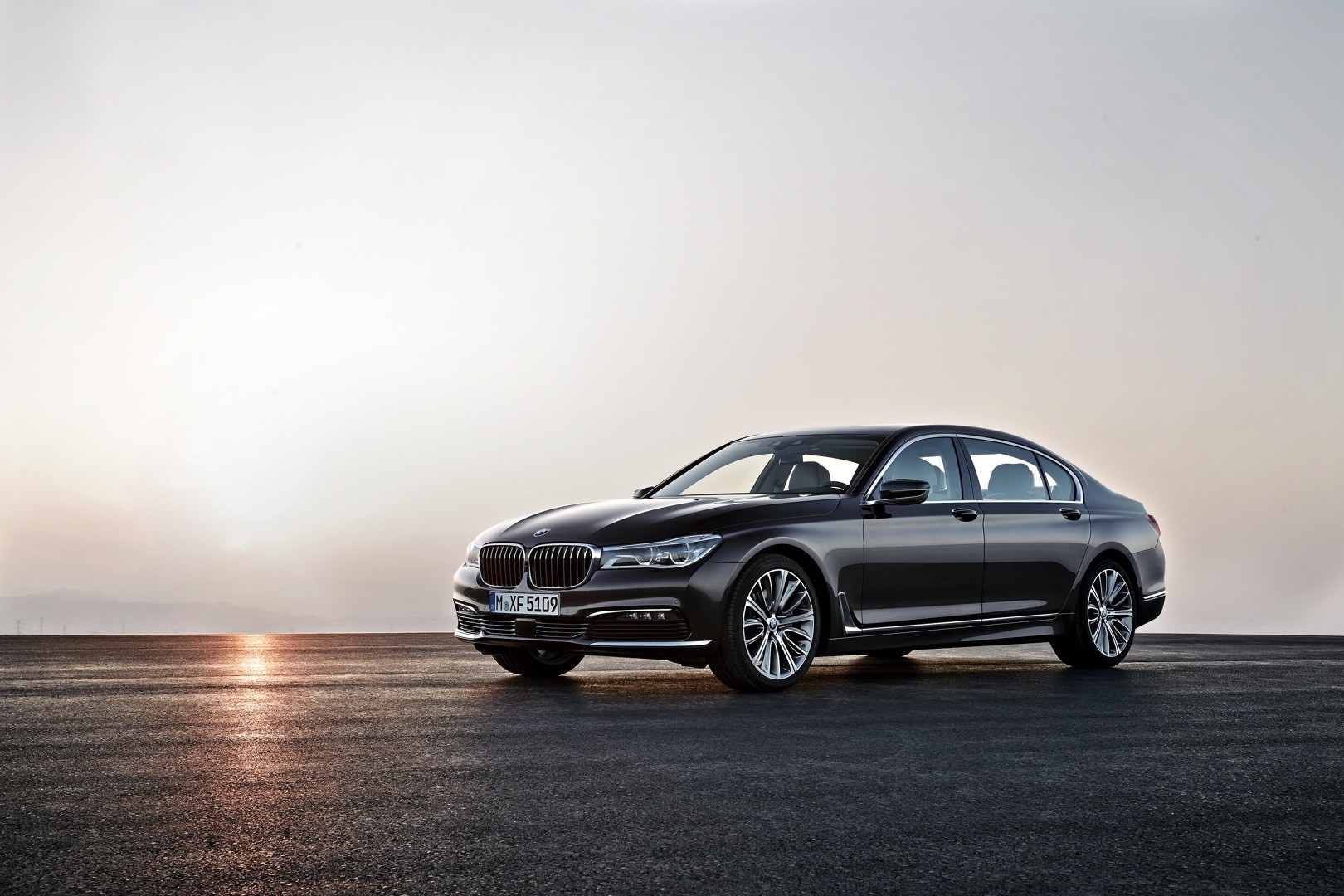 The All-New 2016 BMW 7-Series Debuts - CAMARO6