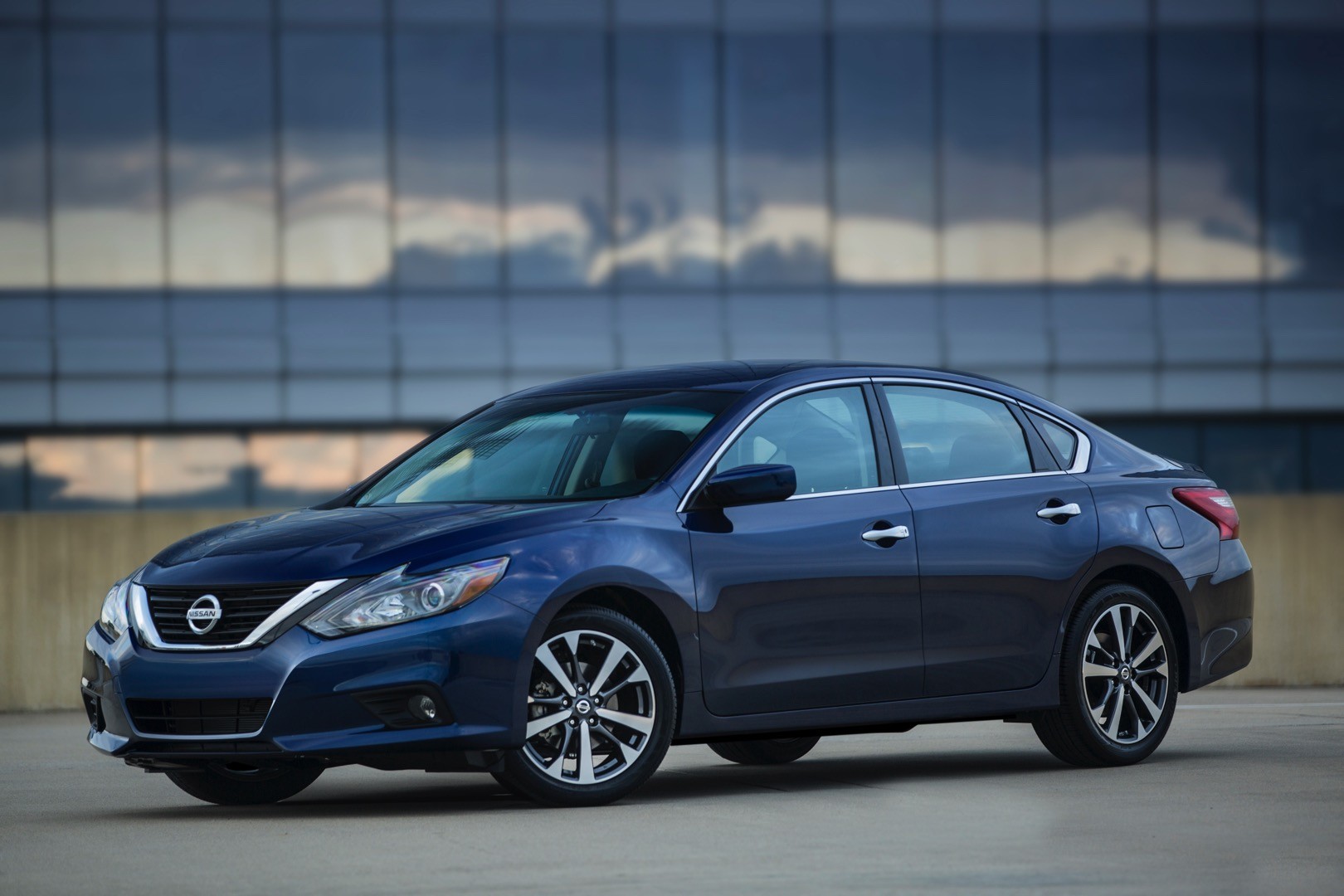 Nissan altima coupe mpg rating