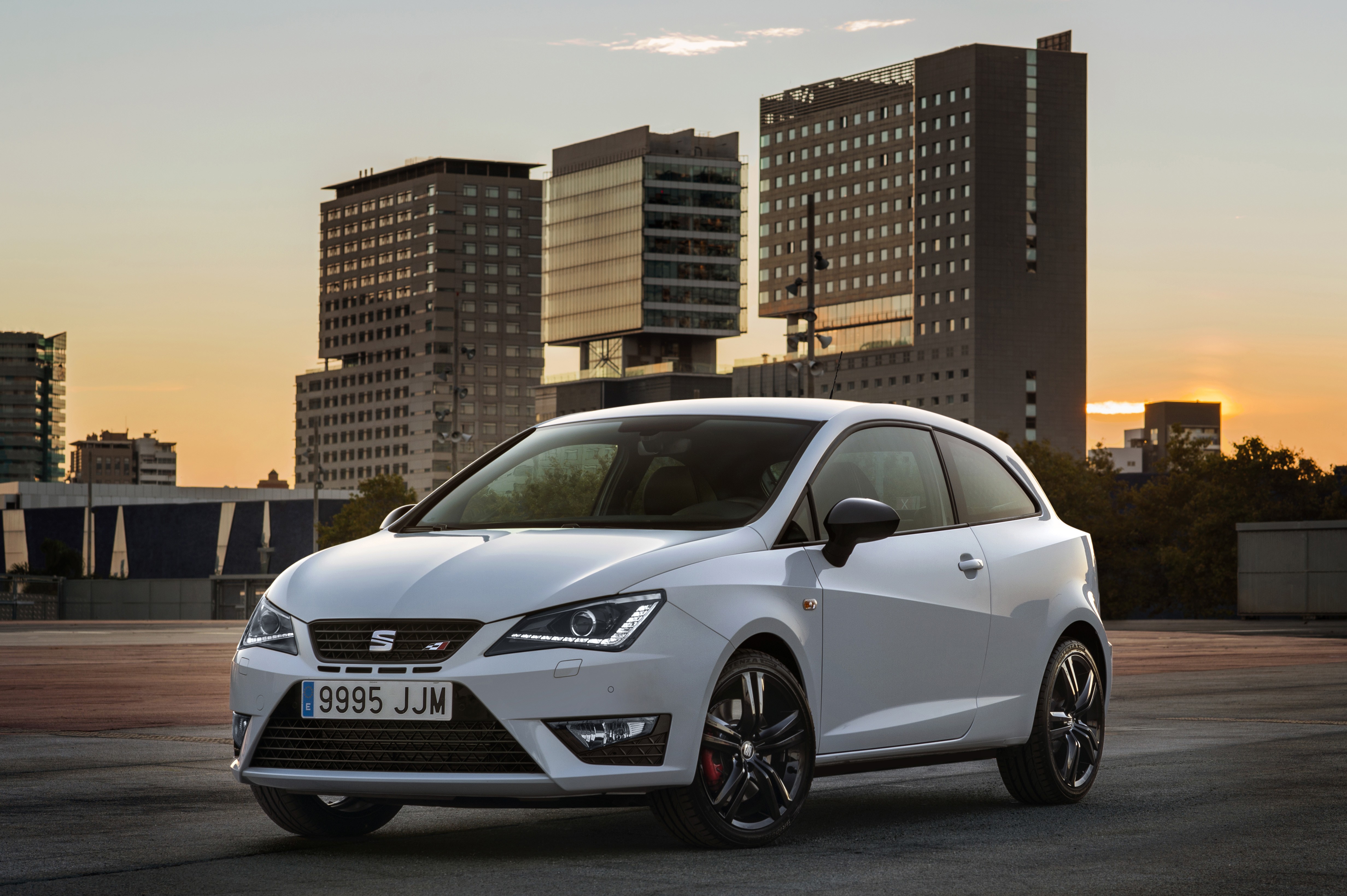 2016 SEAT Ibiza Cupra Does 100 KM/H in 6.7s Thanks to 1.8L Turbo Engine
