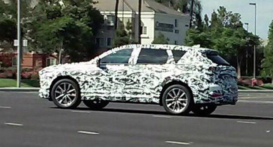 2017 Mazda CX-9 Spied Wearing Psychedelic Camouflage - autoevolution