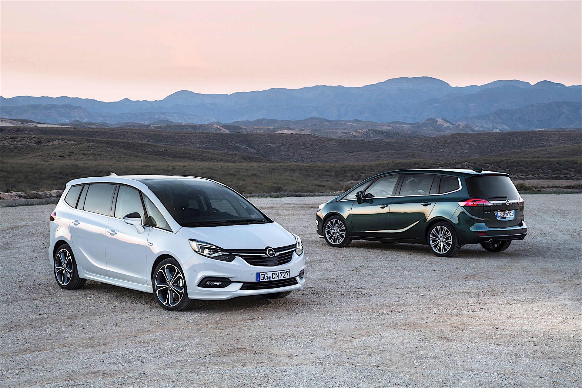 2017 Opel Zafira Officially Revealed, Looks Great For An MPV ...