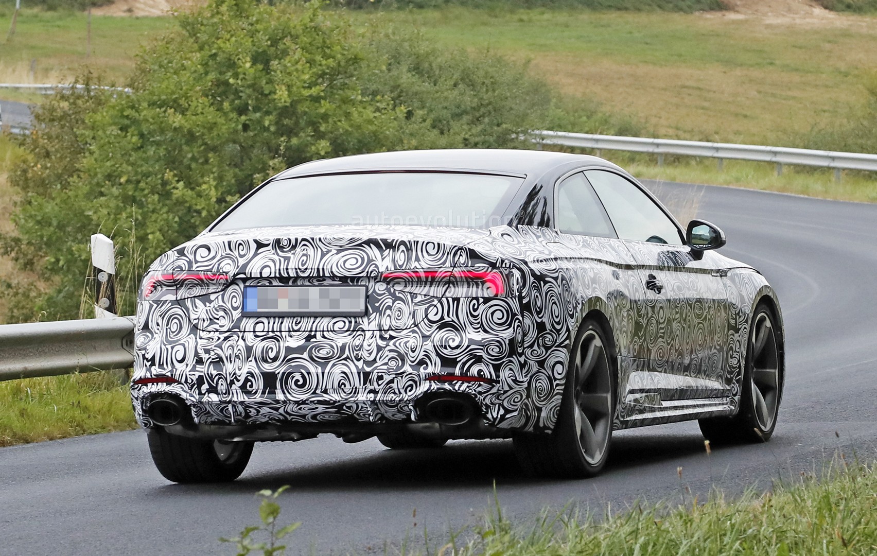 [Imagen: 2018-audi-rs5-coupe-spied-with-productio...ime_11.jpg]