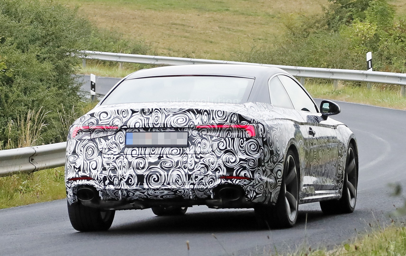 [Imagen: 2018-audi-rs5-coupe-spied-with-productio...ime_12.jpg]