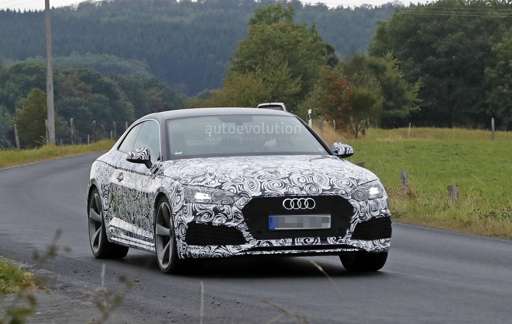 [Imagen: 2018-audi-rs5-coupe-spied-with-productio...time_2.jpg]