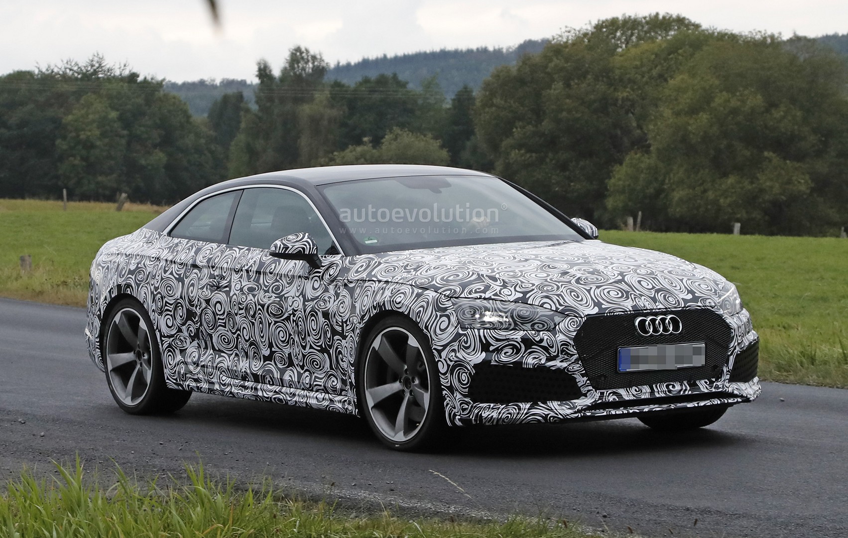 [Imagen: 2018-audi-rs5-coupe-spied-with-productio...time_3.jpg]