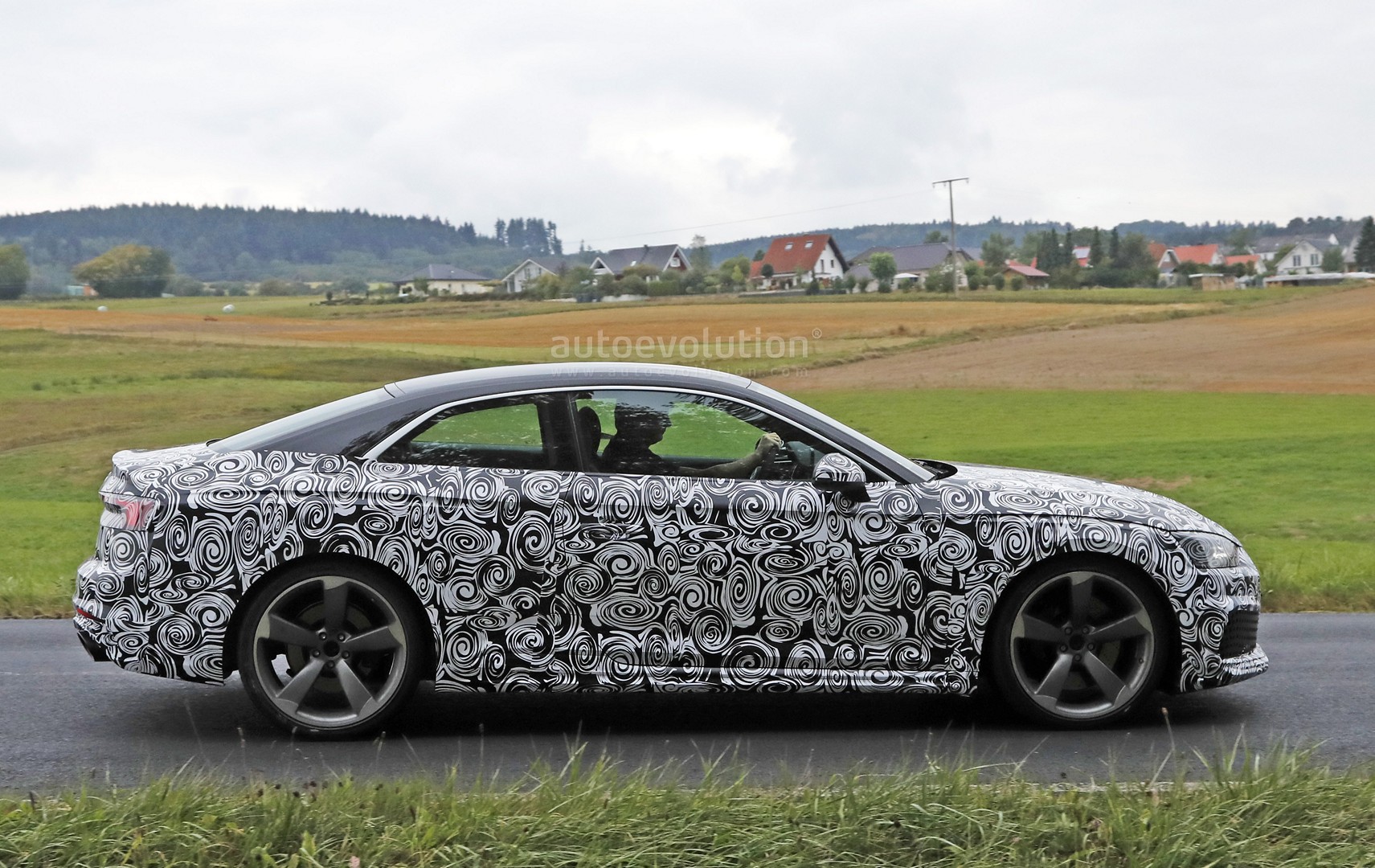 [Imagen: 2018-audi-rs5-coupe-spied-with-productio...time_6.jpg]