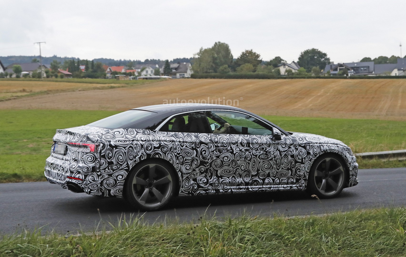 [Imagen: 2018-audi-rs5-coupe-spied-with-productio...time_7.jpg]