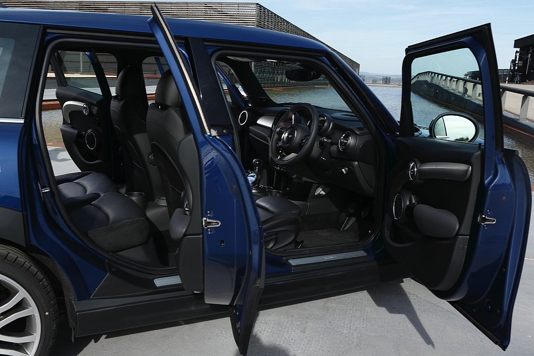 five-door-mini-hatchback-officially-unveiled-photo-gallery-720p-114.jpg