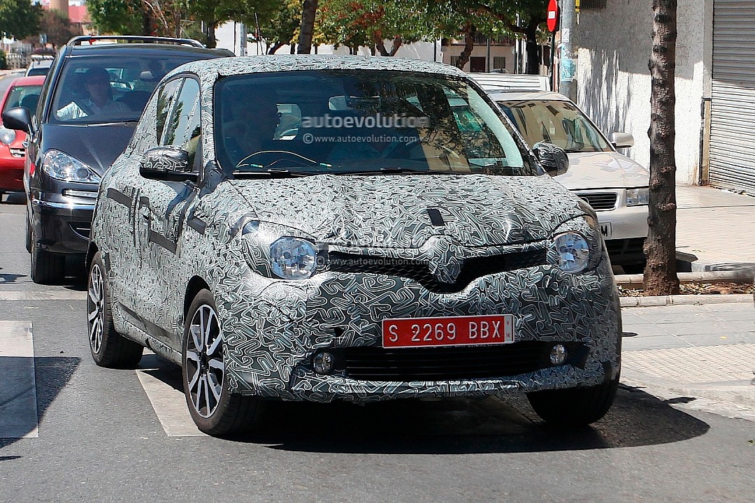 2014 - [Renault] Twingo III [X07] - Page 25 Spyshots-all-new-renault-twingo-spotted-for-first-time-looks-like-twin-run-concept-720p-1
