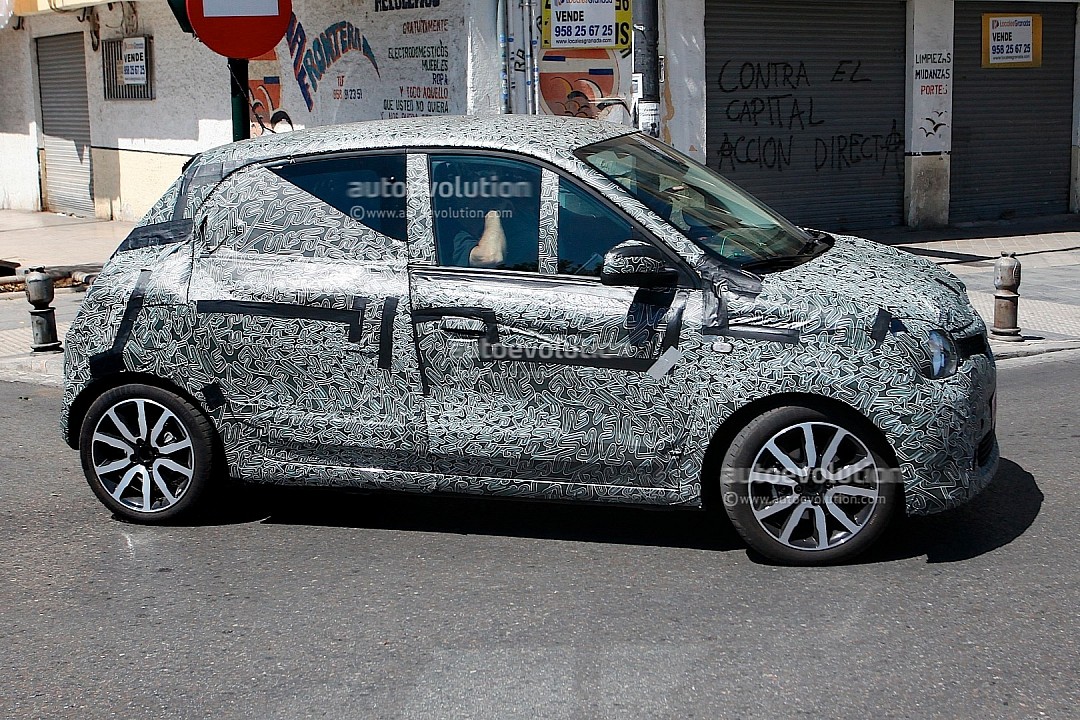 2014 - [Renault] Twingo III [X07] - Page 25 Spyshots-all-new-renault-twingo-spotted-for-first-time-looks-like-twin-run-concept-720p-3