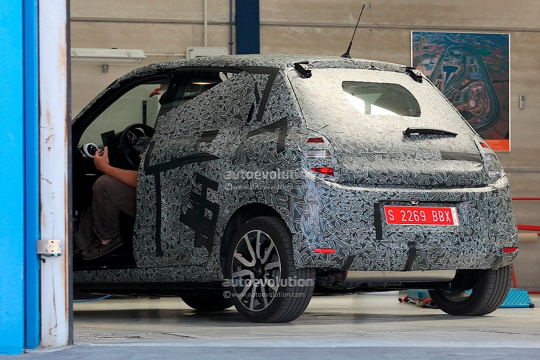 2014 - [Renault] Twingo III [X07] - Page 25 Spyshots-all-new-renault-twingo-spotted-for-first-time-looks-like-twin-run-concept-720p-7
