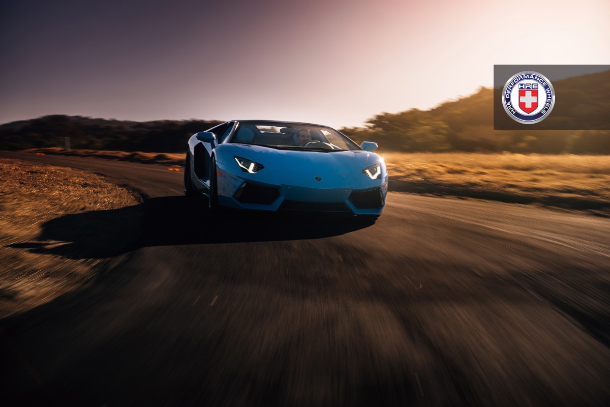 Фото | Голубой Lamborghini Aventador Roadster