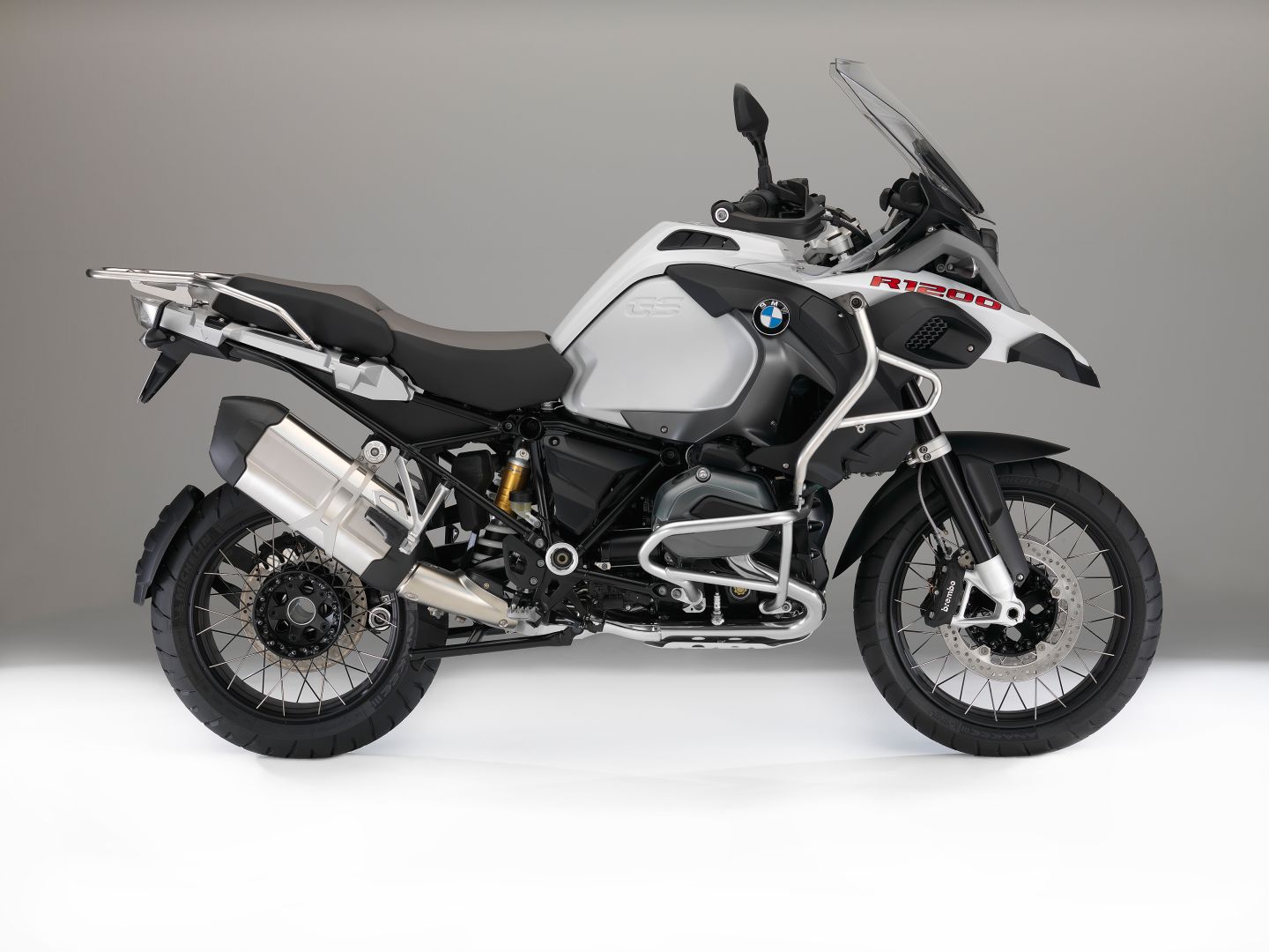 bmw-motorcycles-get-upgraded-colors-and-new-features-for-2016-photo-gallery_25.jpg