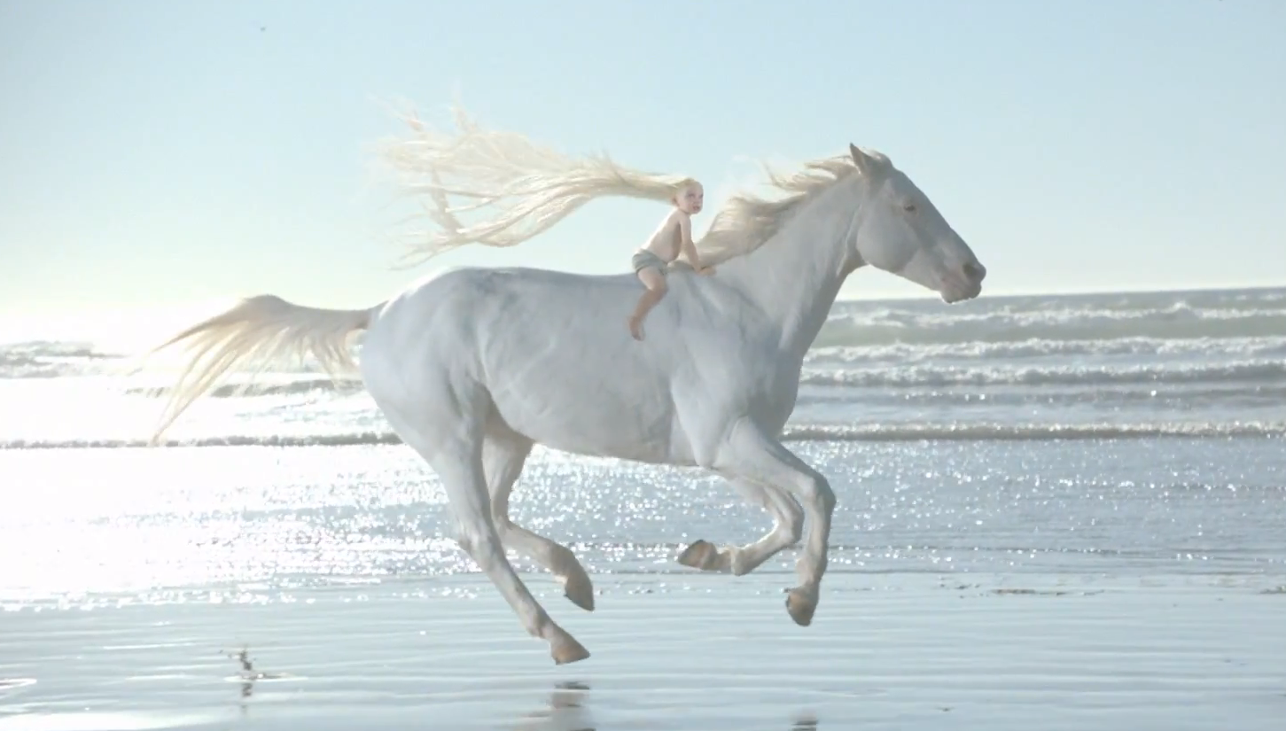 Citroen DS3 Cabrio Commercial: Baby on a White Horse - autoevolution