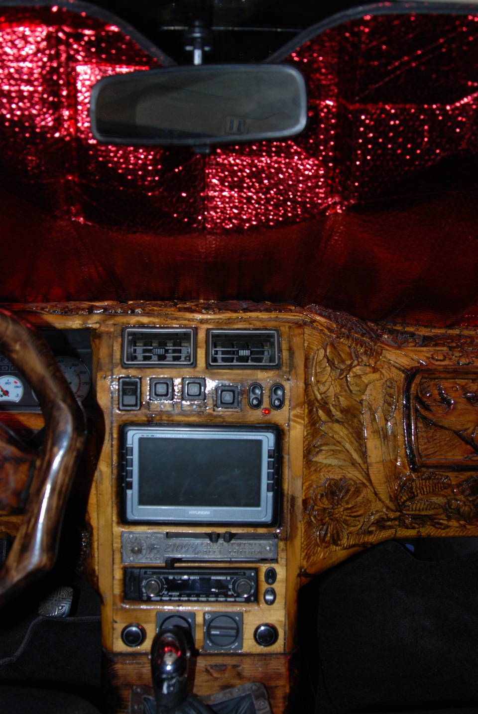 Cool Car Interior Made From Wood - autoevolution