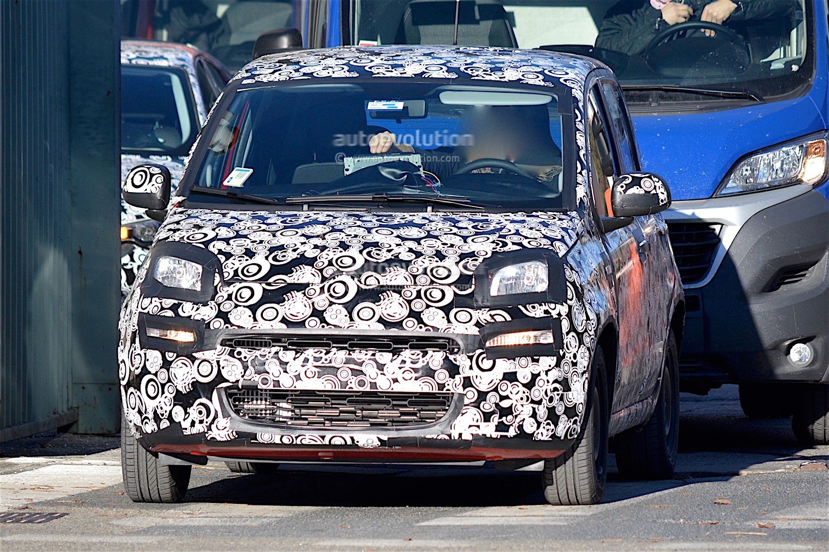 fiat-panda-facelift-spied-testing-for-the-first-time_3.jpg