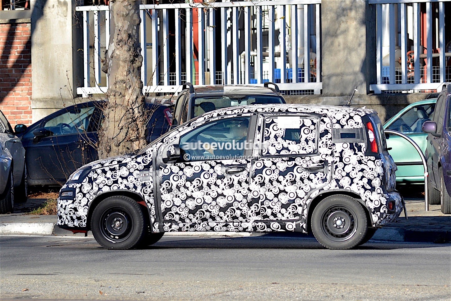 fiat-panda-facelift-spied-testing-for-the-first-time_4.jpg