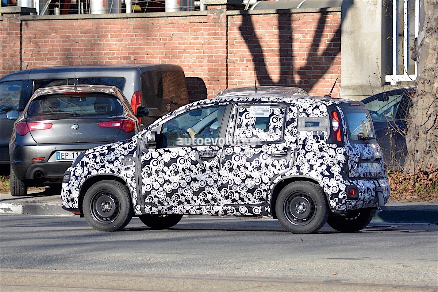 fiat-panda-facelift-spied-testing-for-the-first-time_6.jpg