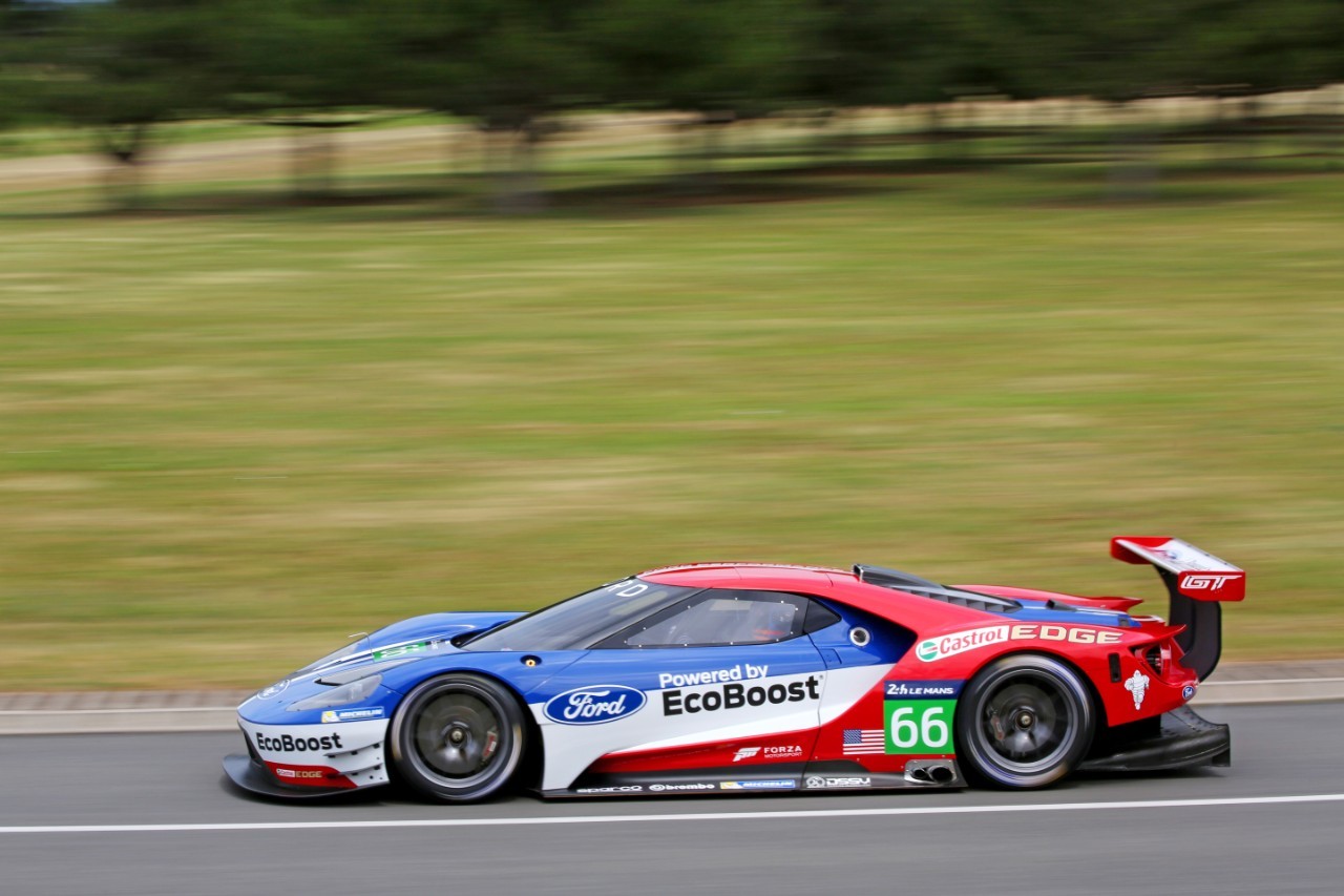 ford-gt-le-mans-racecar-confirmed-to-debut-at-the-2016-rolex-24-at-daytona-video-photo-gallery_18.jpg