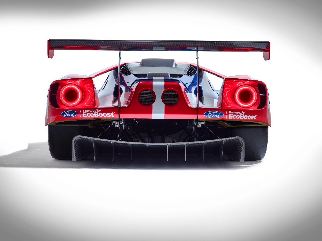 ford-gt-le-mans-racecar-confirmed-to-debut-at-the-2016-rolex-24-at-daytona-video-photo-gallery_8.jpg