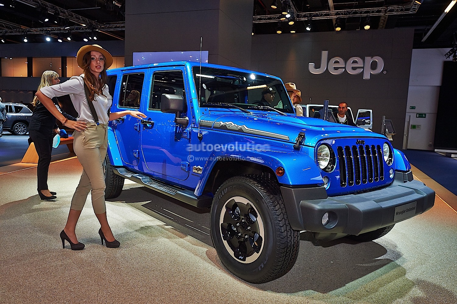 Difference between jeep wrangler rubicon and sahara #1