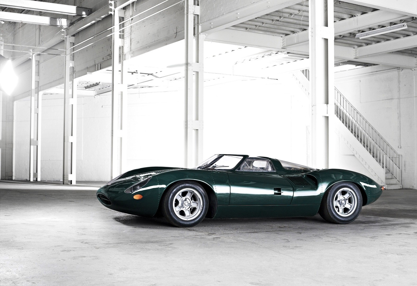 50 Tahun Berlalu Jaguar XJ13 Akhirnya Cicipi Sirkuit Le Mans