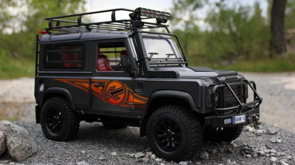 Kahn Land Rover Defender RC Model Looks as Real as It Can