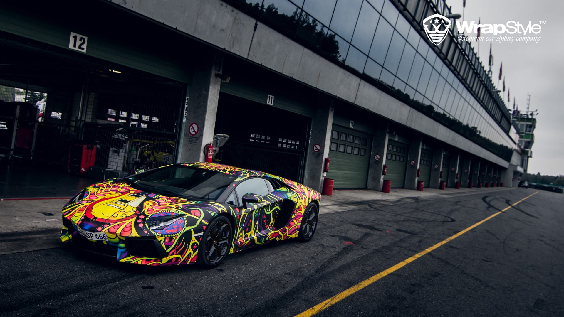 Lamborghini Aventador with Psychedelic Wrap Looks Like an ...