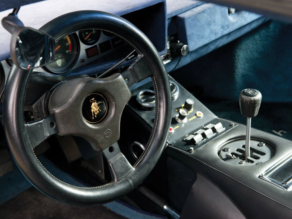 Фото салона Lamborghini Countach LP400S