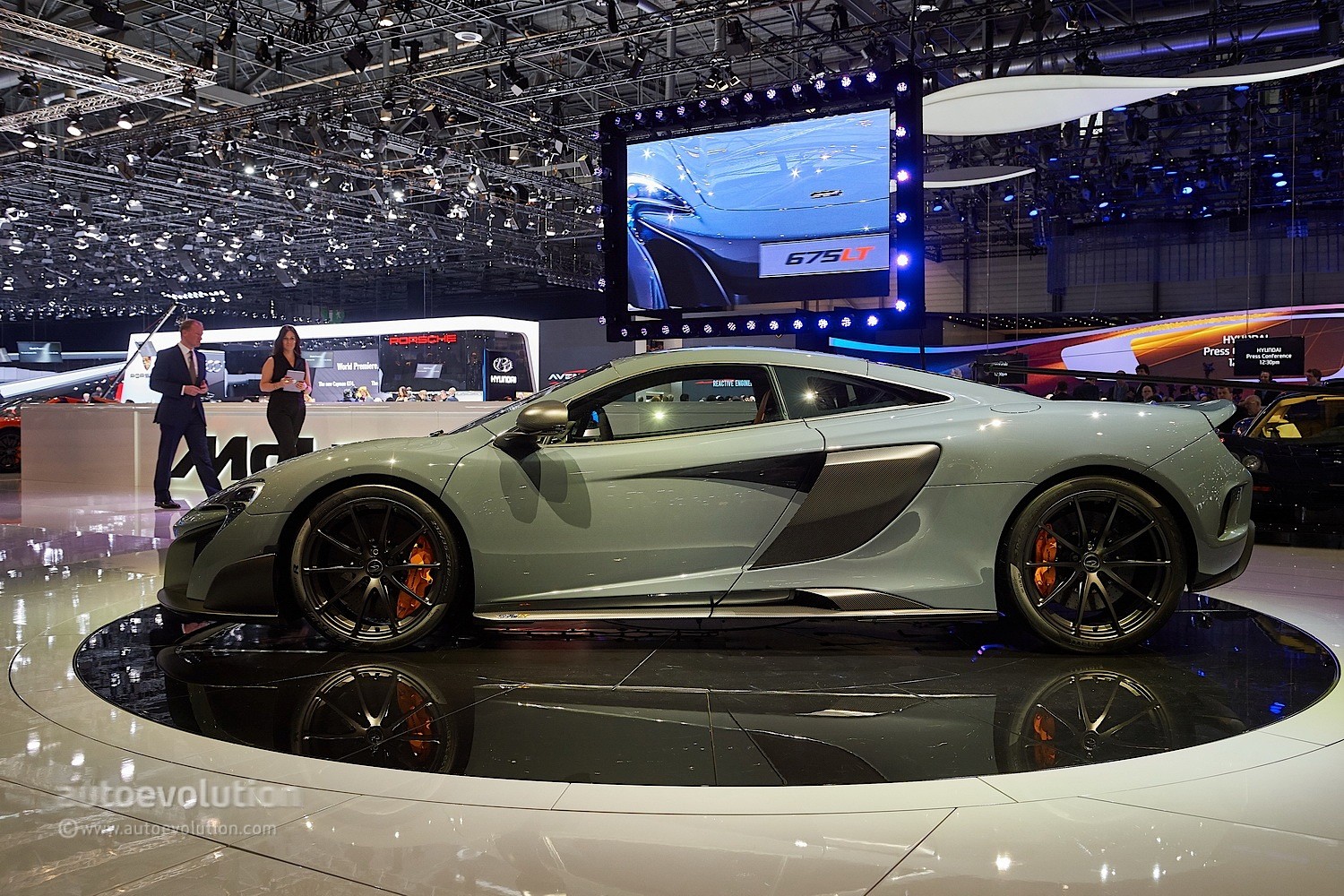 mclaren-675lt-is-just-as-impressive-as-the-f1-longtail-in-geneva-live-photos_6.jpg