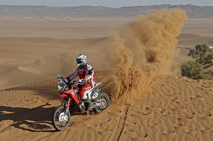 honda-crf450-rally-starts-winning-in-morocco-medium_3.jpg?1381829733