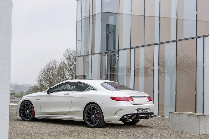 (C217): S63 AMG coupé revelada Mercedes-new-s-63-amg-coupe-revealed-is-a-sexy-brute-photo-gallery-medium_3
