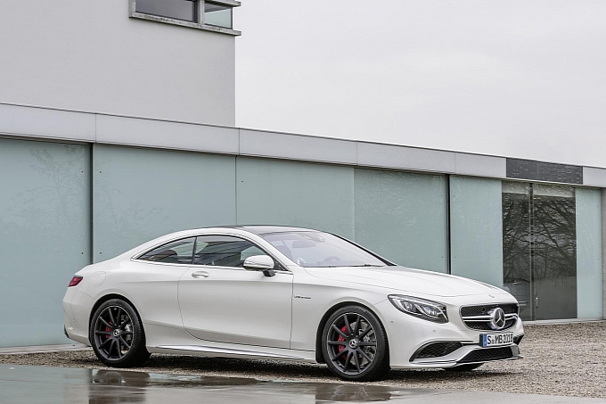 (C217): S63 AMG coupé revelada Mercedes-new-s-63-amg-coupe-revealed-is-a-sexy-brute-photo-gallery-medium_7